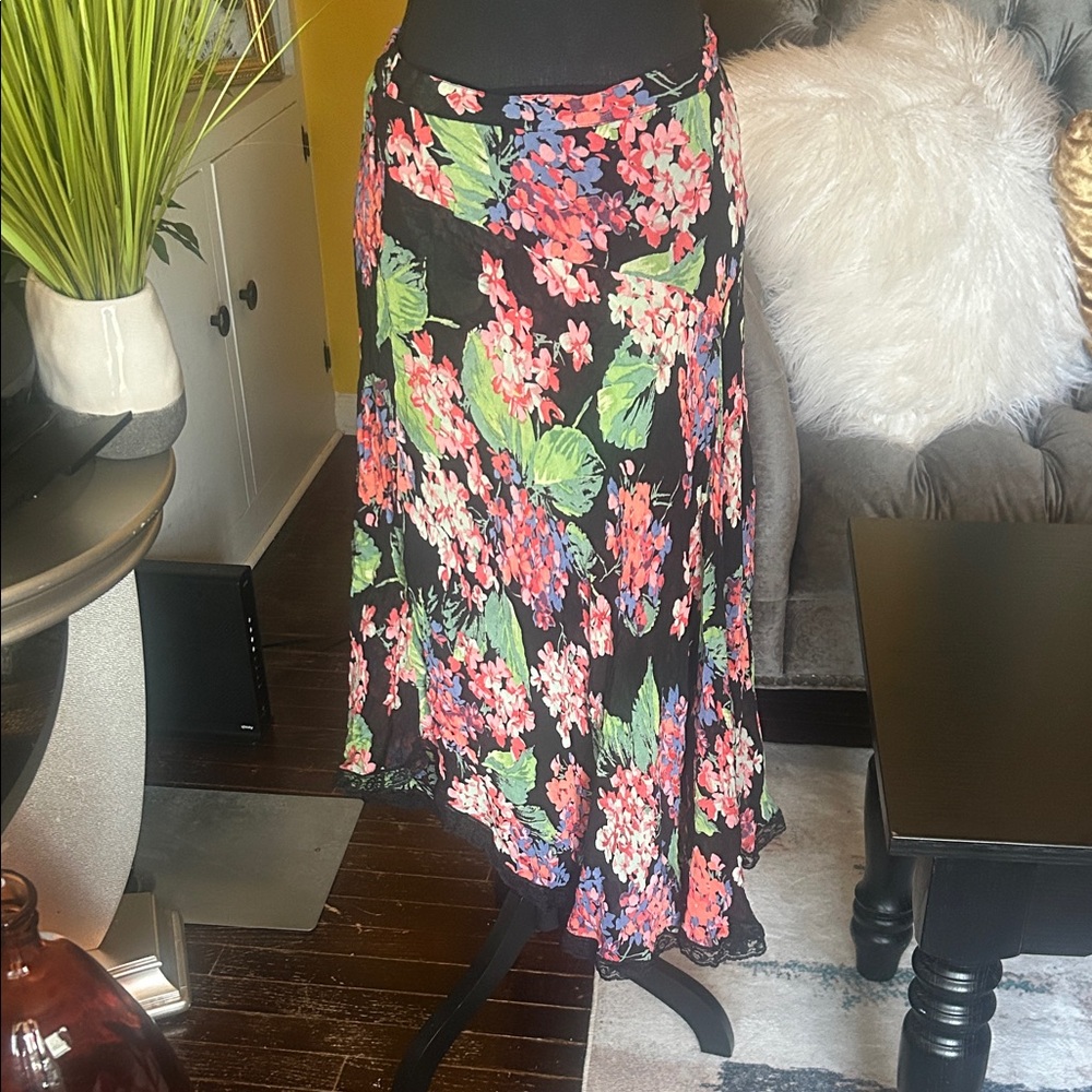 Asymmetrical Floral Skirt in Black and Pink w/lace around the bottom.